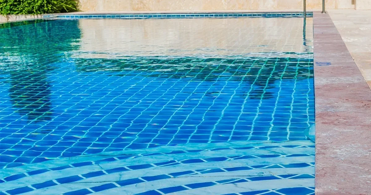 nettoyage fond de piscine