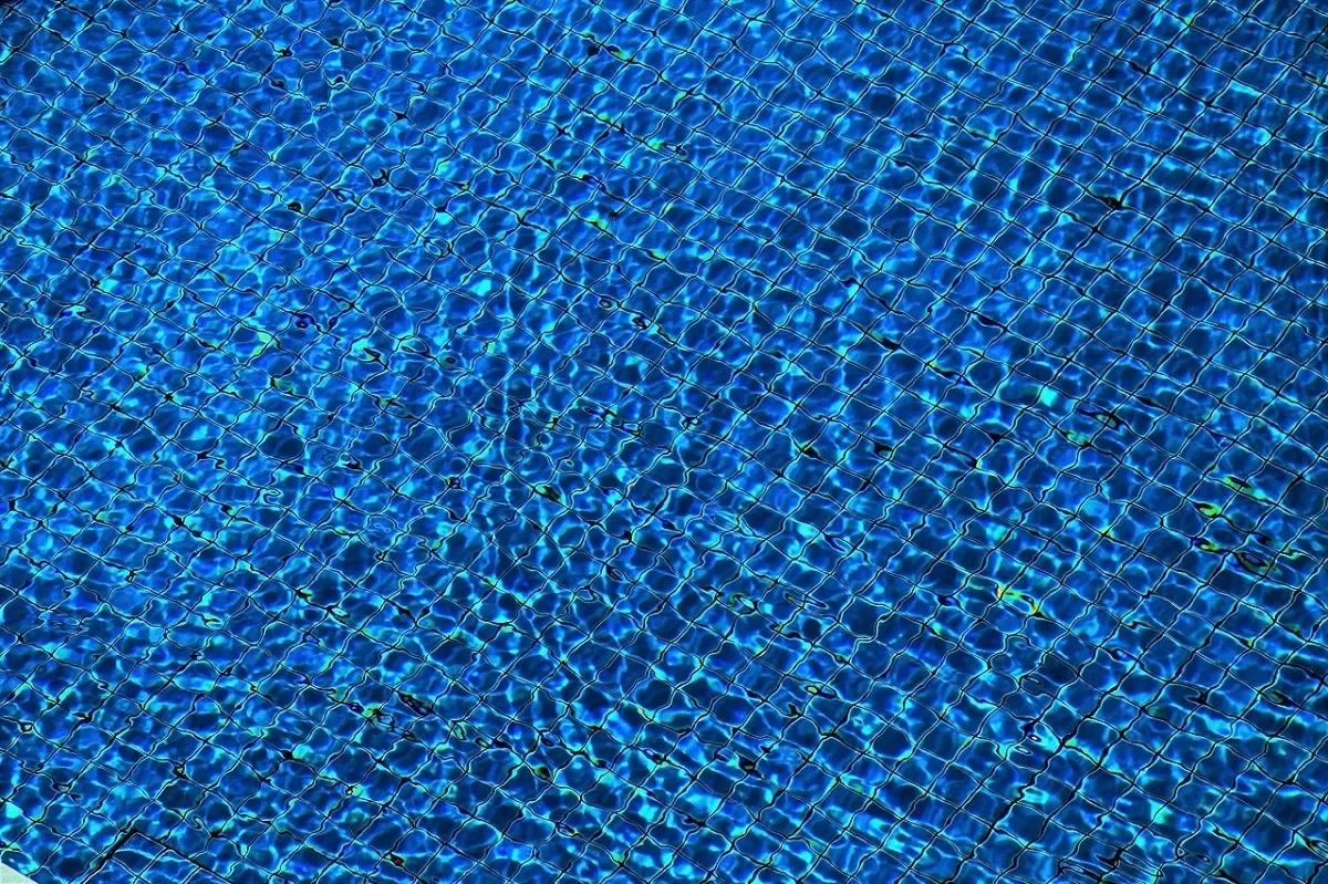 Nettoyer le fond de sa piscine