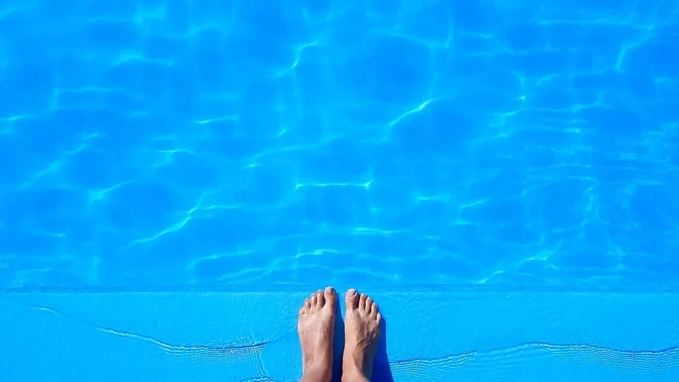 pool-1617337_960_720